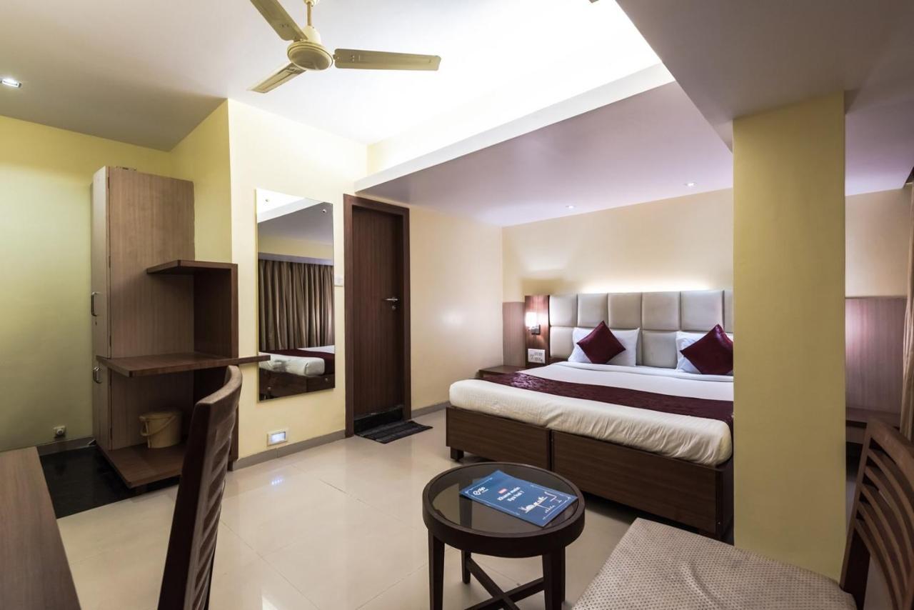 Hotel Aishwarya Residency นาวีมุมไบ ภายนอก รูปภาพ