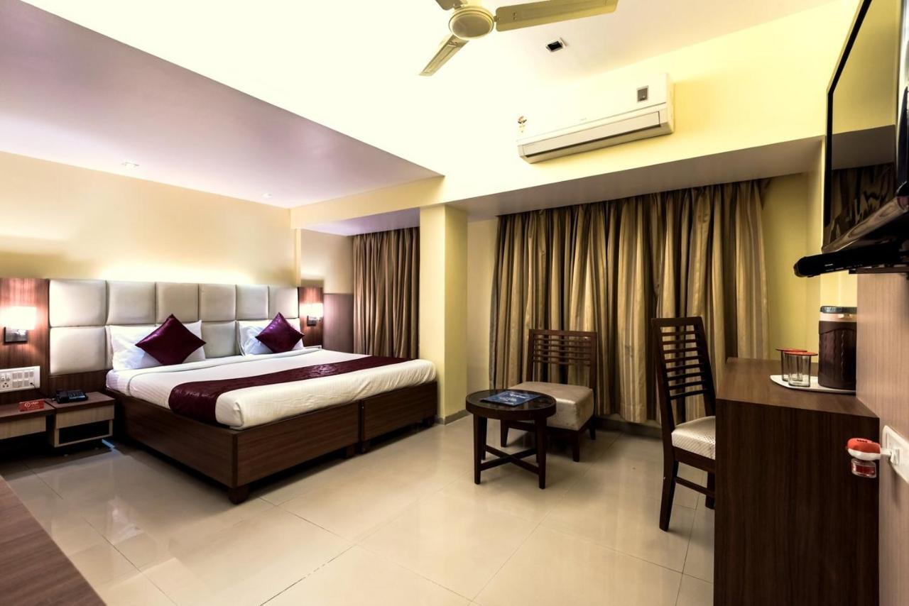 Hotel Aishwarya Residency นาวีมุมไบ ภายนอก รูปภาพ
