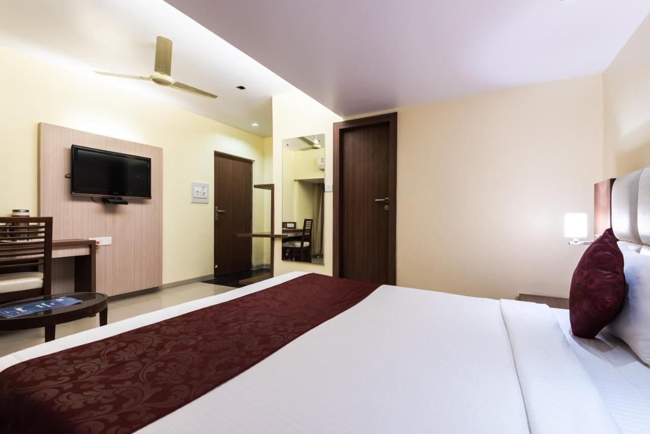 Hotel Aishwarya Residency นาวีมุมไบ ภายนอก รูปภาพ